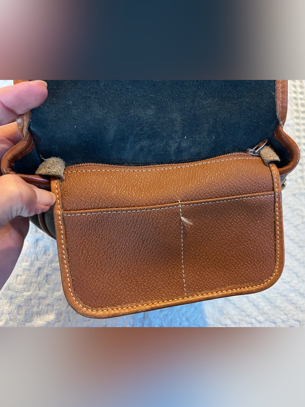 Vintage Dooney & Bourke Leather Crossbody Bag in Dark Navy and British Tan - Picture 6 of 7